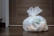 Sacchi pulizia Present More, resistenti, capienti e pratici per gestione corretta e igienica dei rifiuti.